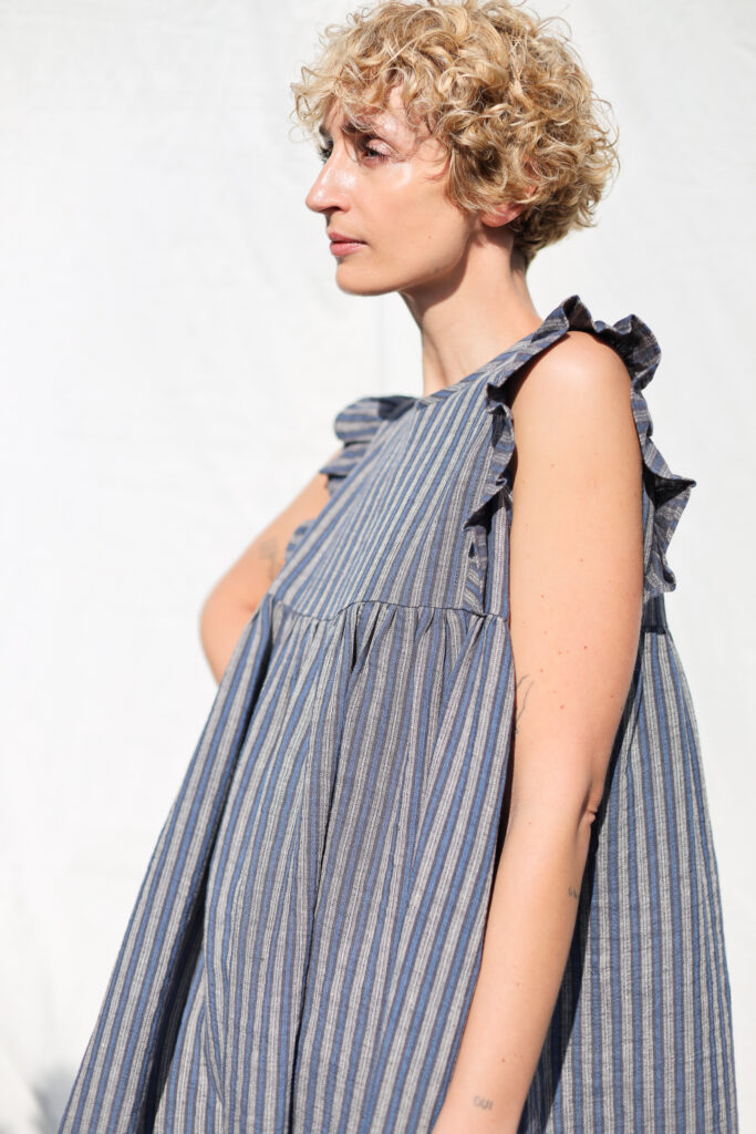 Flutter sleeves linen dress AMANDA in exclusive jacquard linen - Image 5