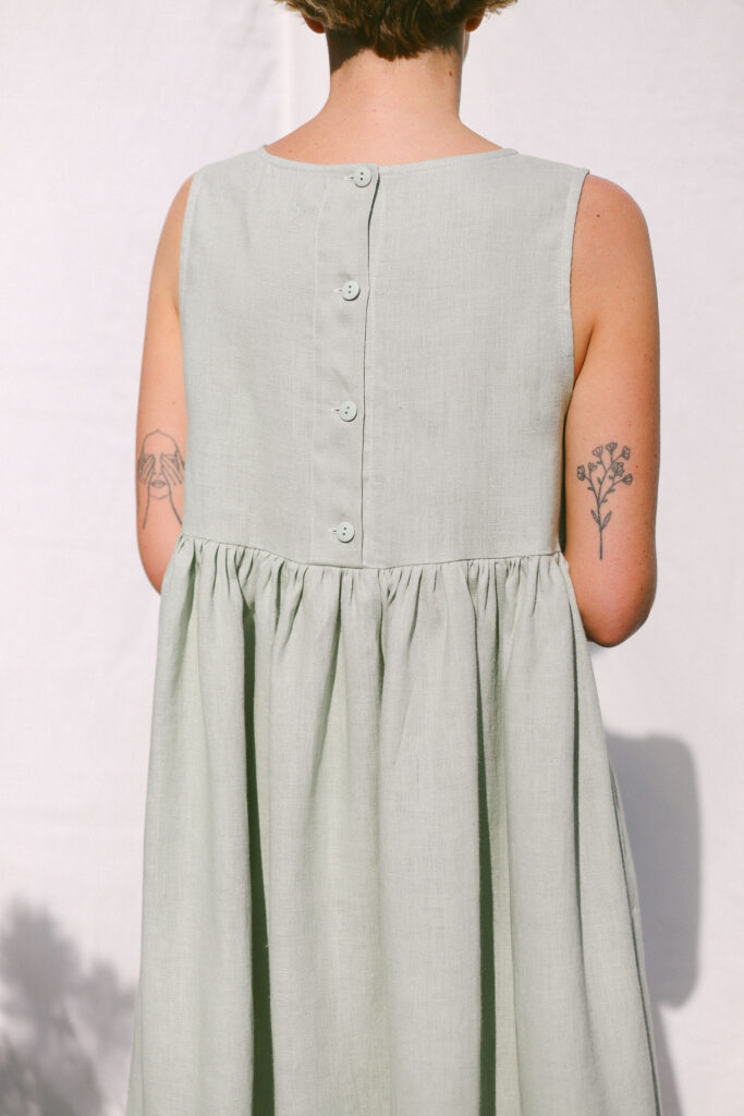 Sleeveless linen smock dress - Image 3