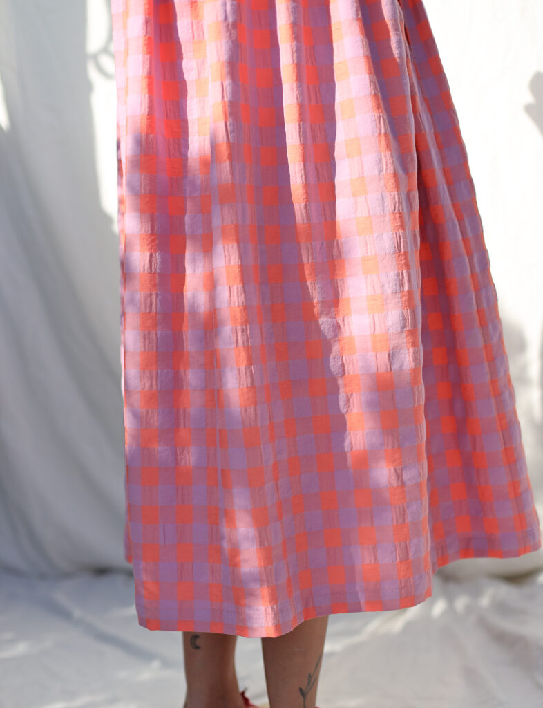 Sleeveless seersucker checks dress with ties GEMMA - Image 4