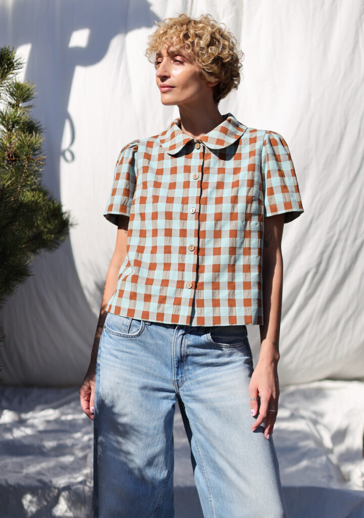 Peter Pan collar short sleeve seersucker checks blouse - Image 1