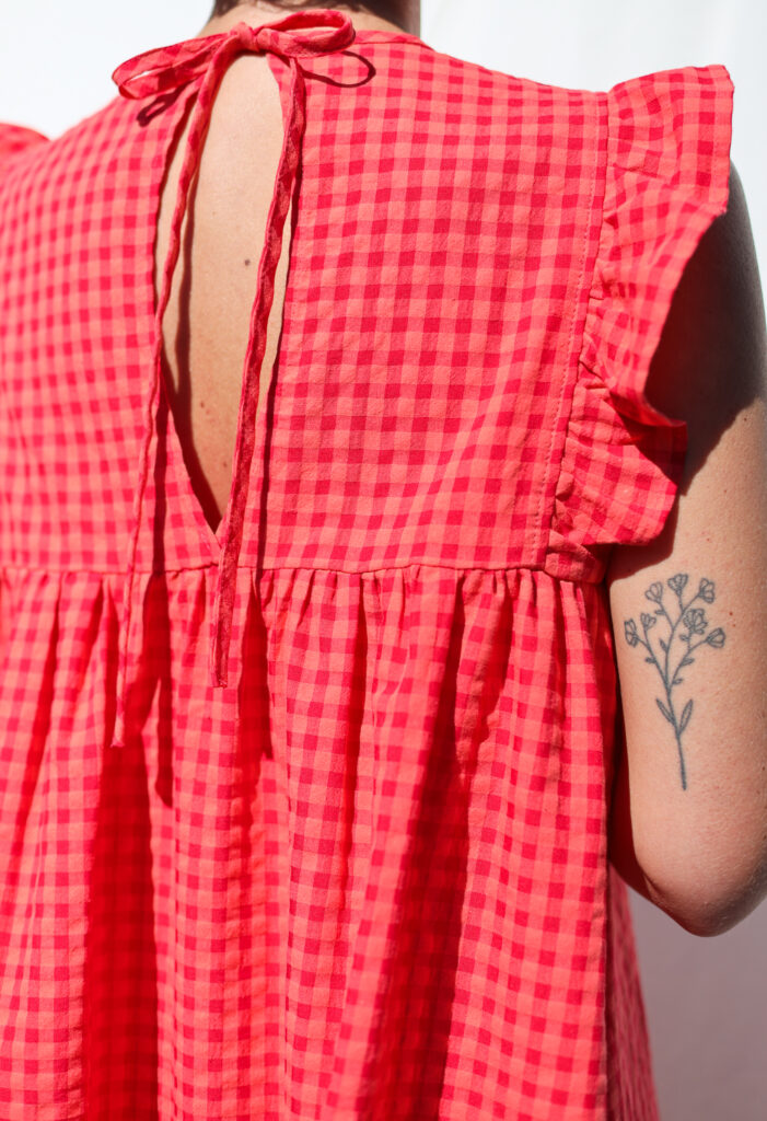Flutter midi sleeves dress AMANDA in glace cherry red seersucker checks - Image 4