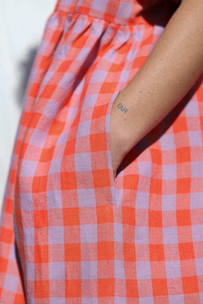 Linen oversize dress with pockets in exclusive checks SILVINA - Image 4
