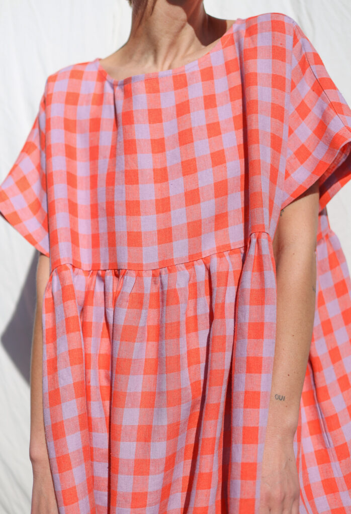 Linen oversize dress with pockets in exclusive checks SILVINA - Image 2