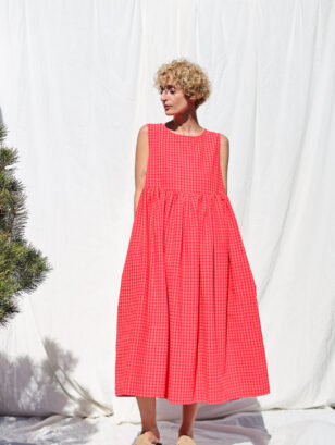 Sleeveless smock dress in glace cherry red seersucker checks | Dress | Sustainable clothing | OffOn clothing