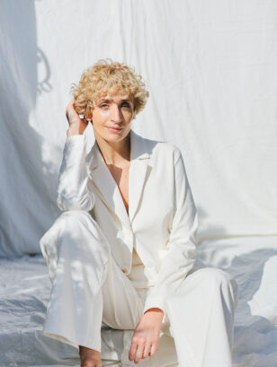 Ecru needlecord fitted elegant blazer | Blazer | Sustainable clothing | OffOn clothing