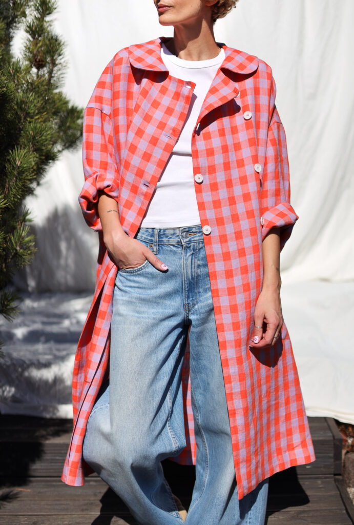 Double breasted linen oversized coat in checks - Image 4