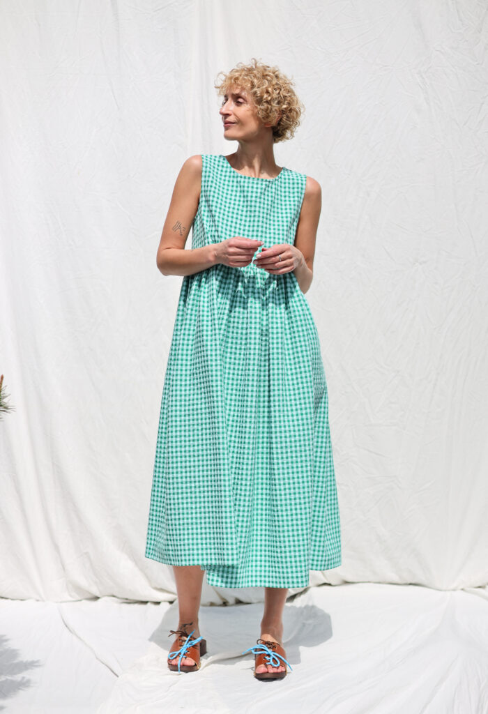 Sleeveless smock dress in jungle green seersucker checks | Dress | Sustainable clothing | OffOn clothing