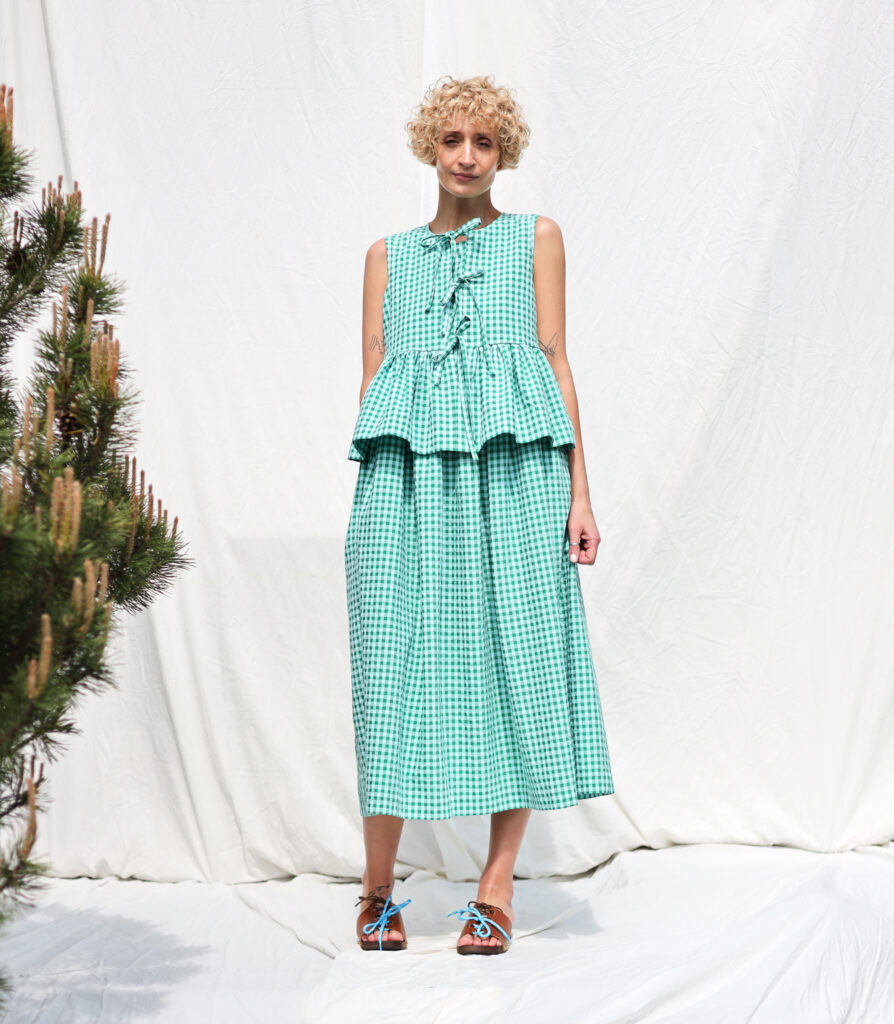 Sleeveless smock dress in jungle green seersucker checks - Image 6