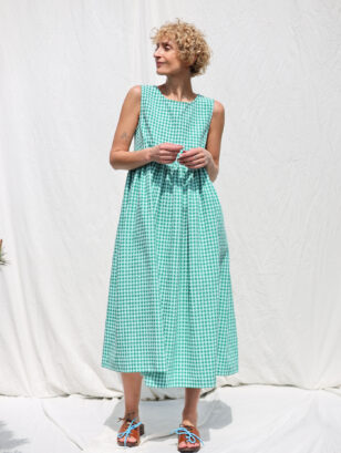 Sleeveless smock dress in jungle green seersucker checks | Dress | Sustainable clothing | OffOn clothing