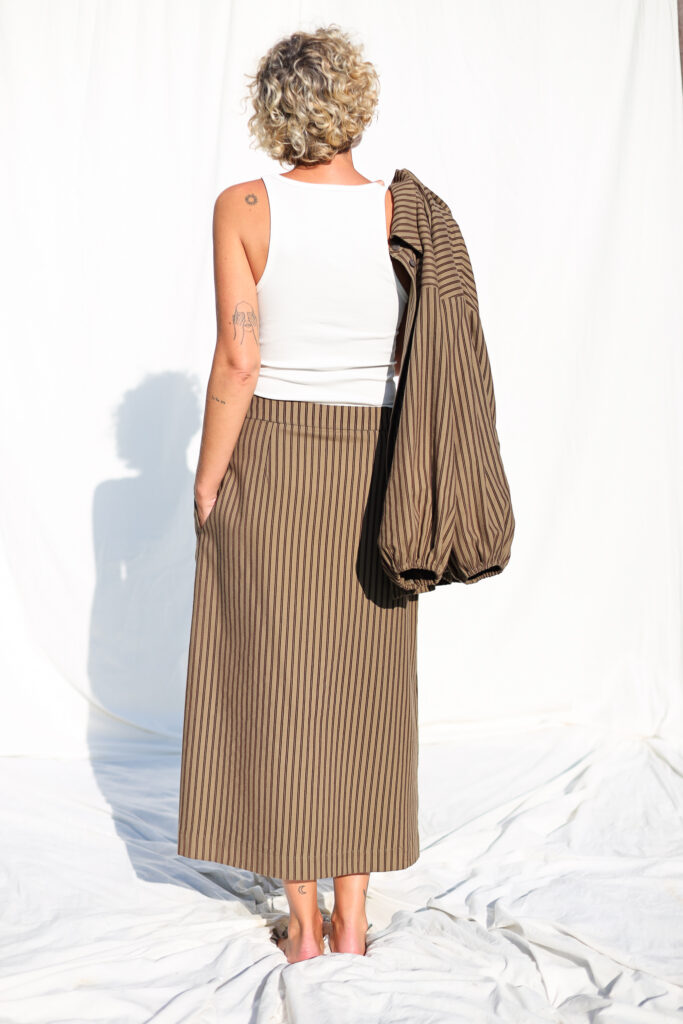 Front pleated wrap skirt in khaki striped cotton - Image 3