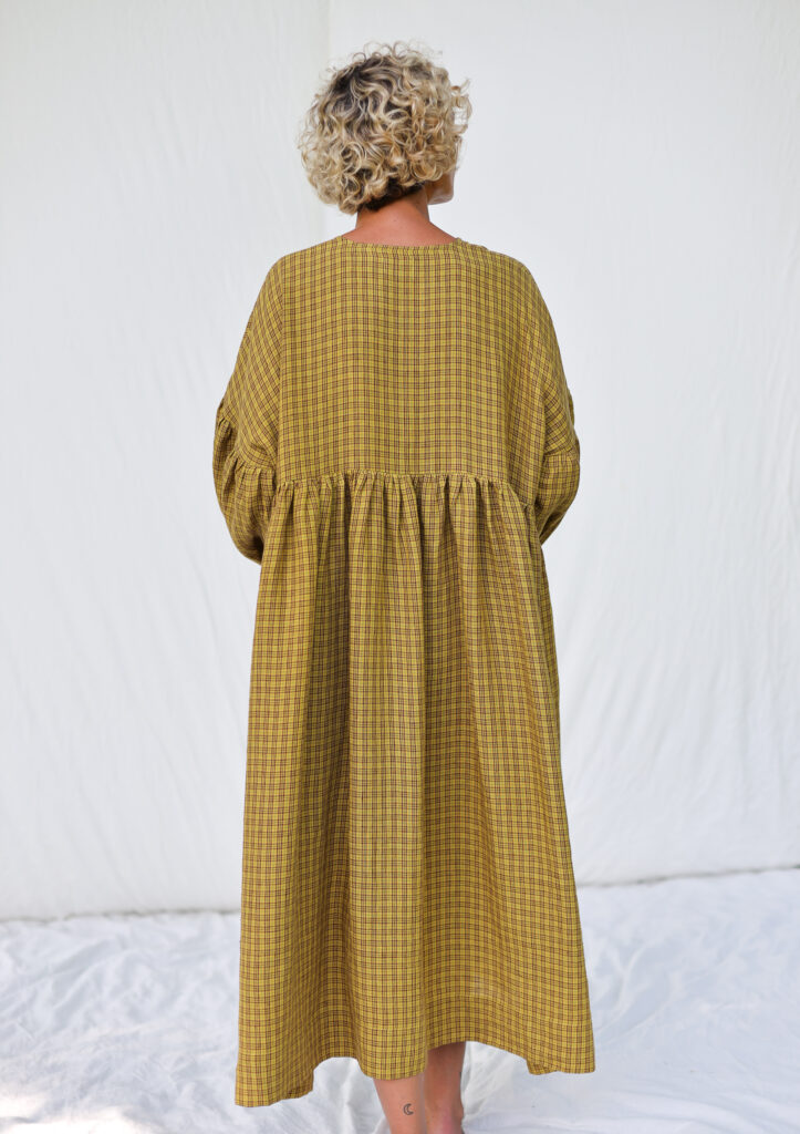 Oversized drop shoulder linen dress GRETA in mustard yellow checks - Image 4