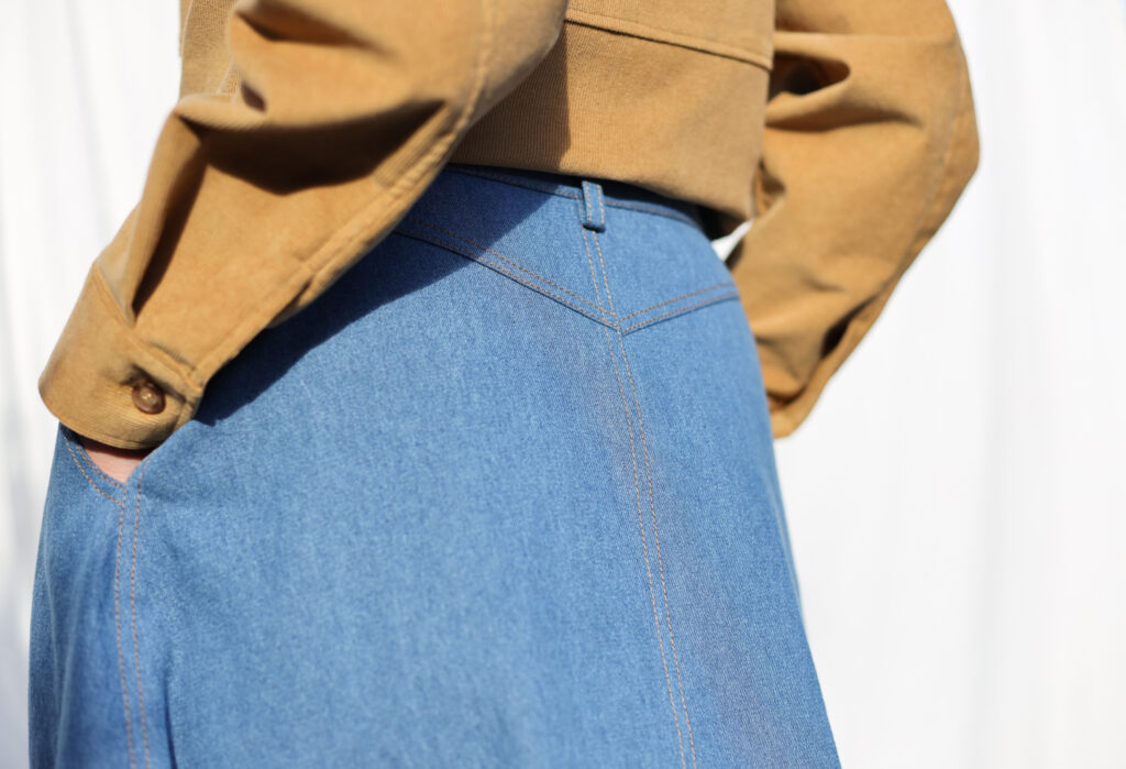 A-line full skirt with front pleats in light blue denim - Image 5