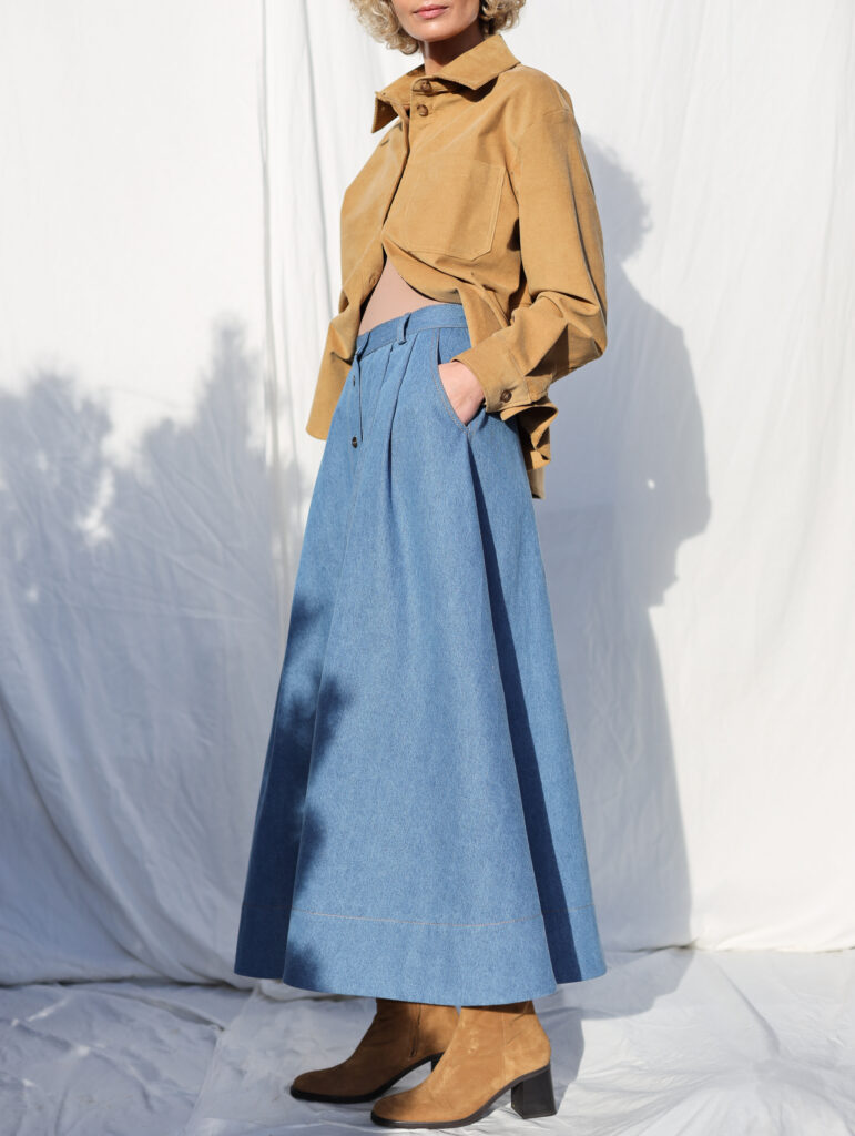 A-line full skirt with front pleats in light blue denim - Image 3