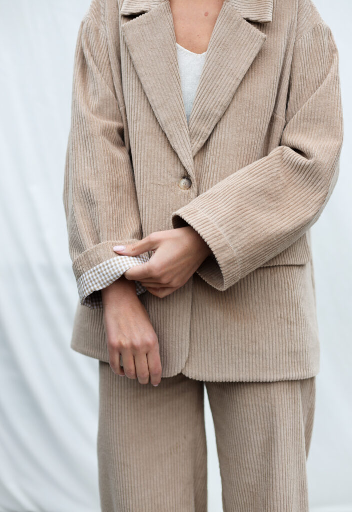 Wide cord matching two pieces suit - Image 3