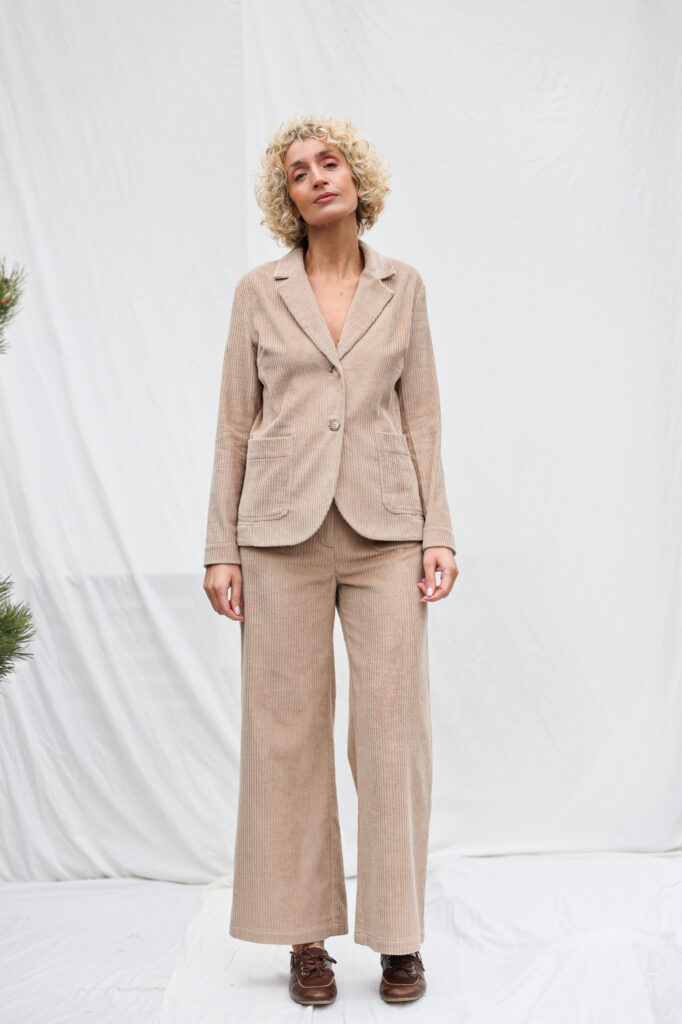 Elegant wide wale cord suit - Image 1