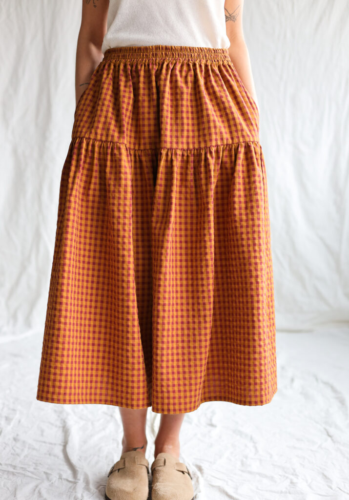 Elasticated waist skirt in seersucker check - Image 1