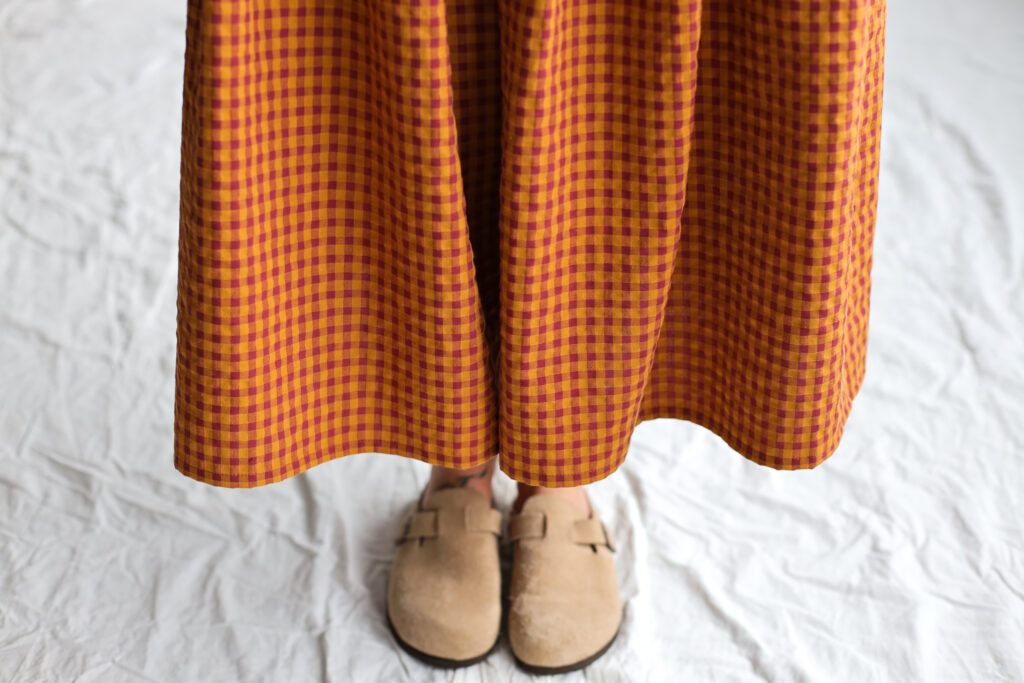Elasticated waist skirt in seersucker check - Image 5