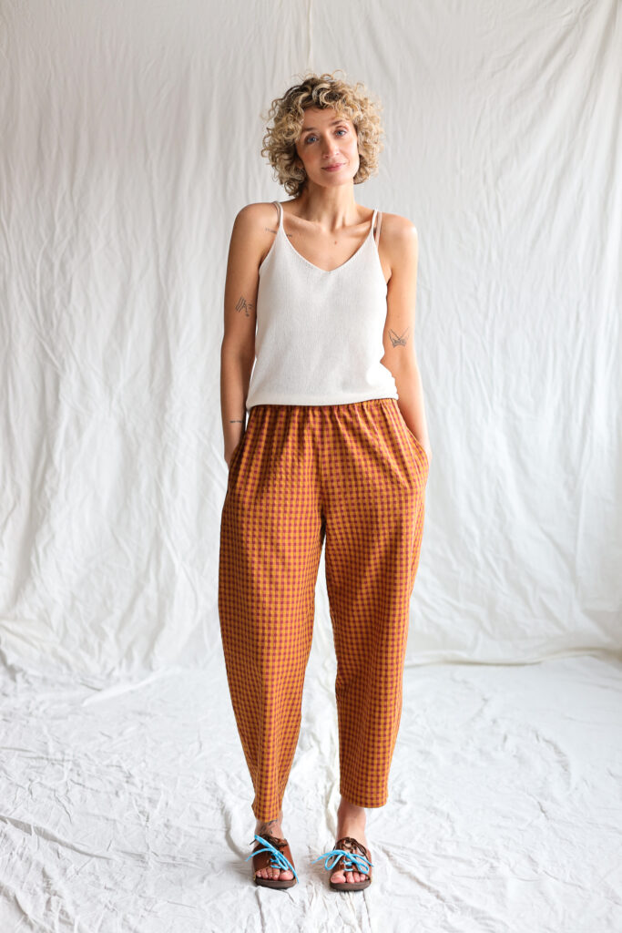 Balloon trousers VIVIAN in seersucker check | Trousers | Sustainable clothing | OffOn clothing