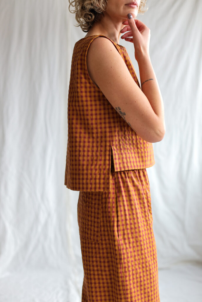 Sleeveless Seersucker Checks Cropped Hem Top