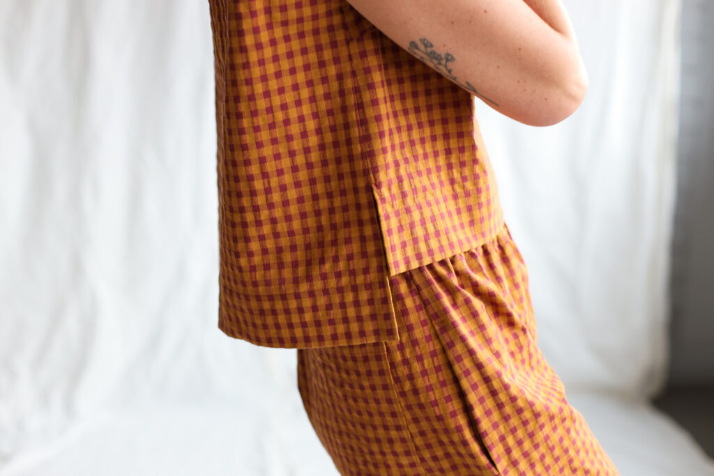 Sleeveless Seersucker Checks Cropped Hem Top - Image 3