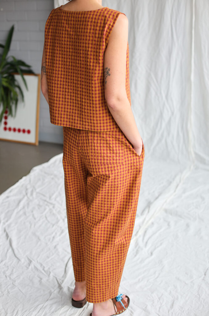Sleeveless Seersucker Checks Cropped Hem Top - Image 2
