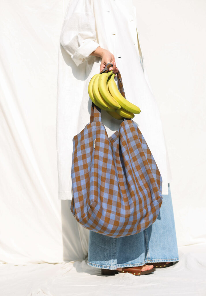 Large Linen Tote Bag in Checks - Image 2