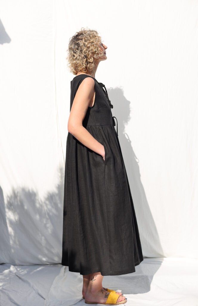 Sleeveless linen dress with ties and ruffled skirt GEMMA - Image 7