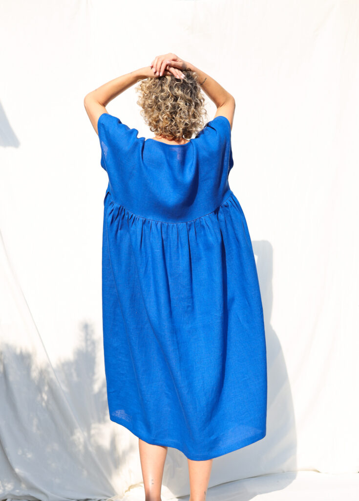 Oversize linen dress in Royal Blue SILVINA - Image 5