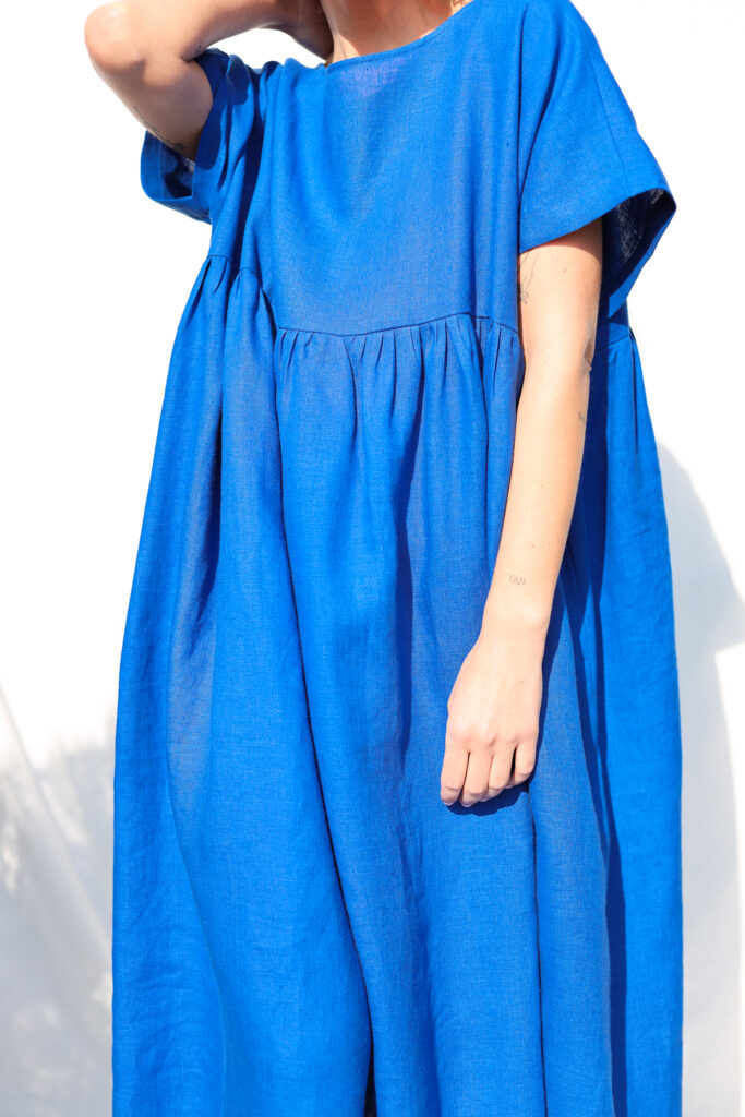 Oversize linen dress in Royal Blue SILVINA - Image 2