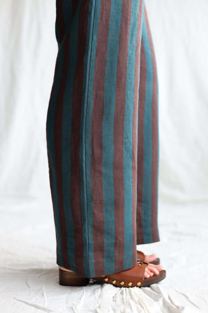 Linen sleeveless wide leg jumpsuit in turquoise stripes - Image 5