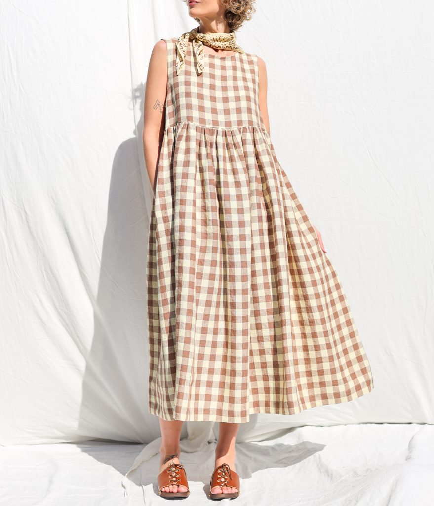 Sleveless linen smock dress in checks | Dress | Sustainable clothing | OffOn clothing