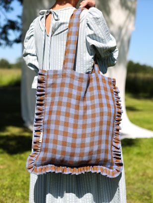 Linen Tote Bag with Ruffles in Bluebonnet Checks | Accessories | Sustainable clothing | OffOn clothing