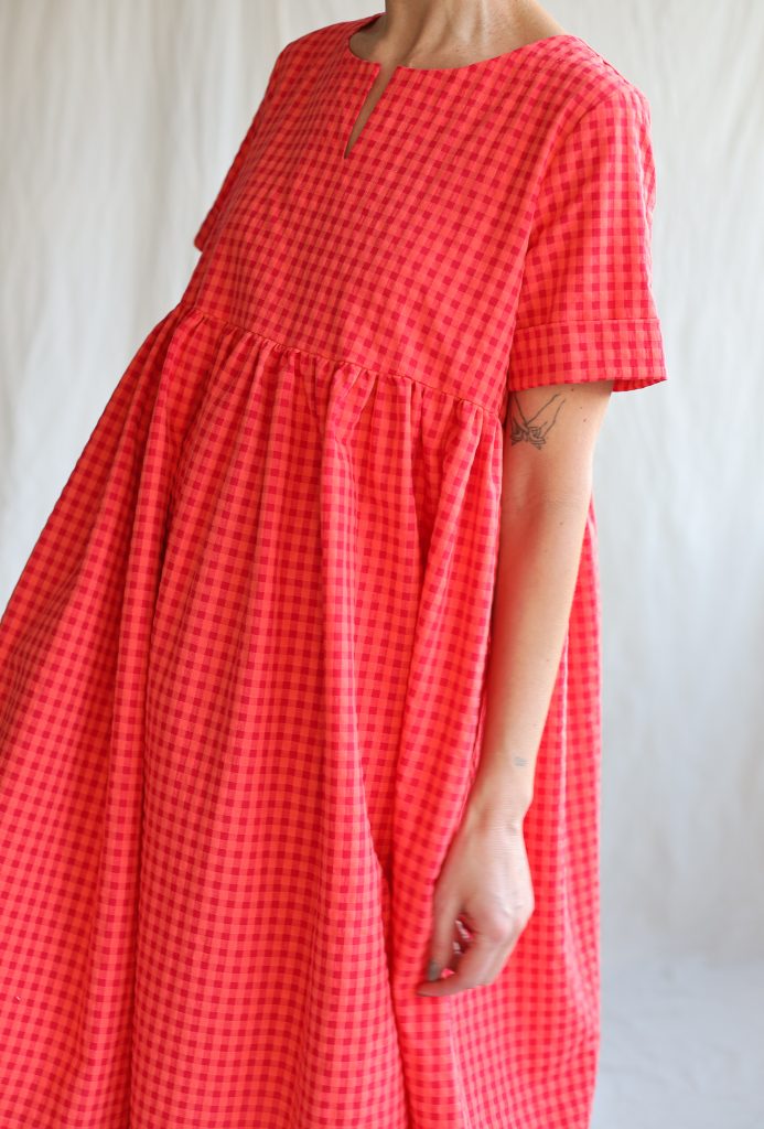 Seersucker Checks Dress with Short Sleeves in Glace Cherry