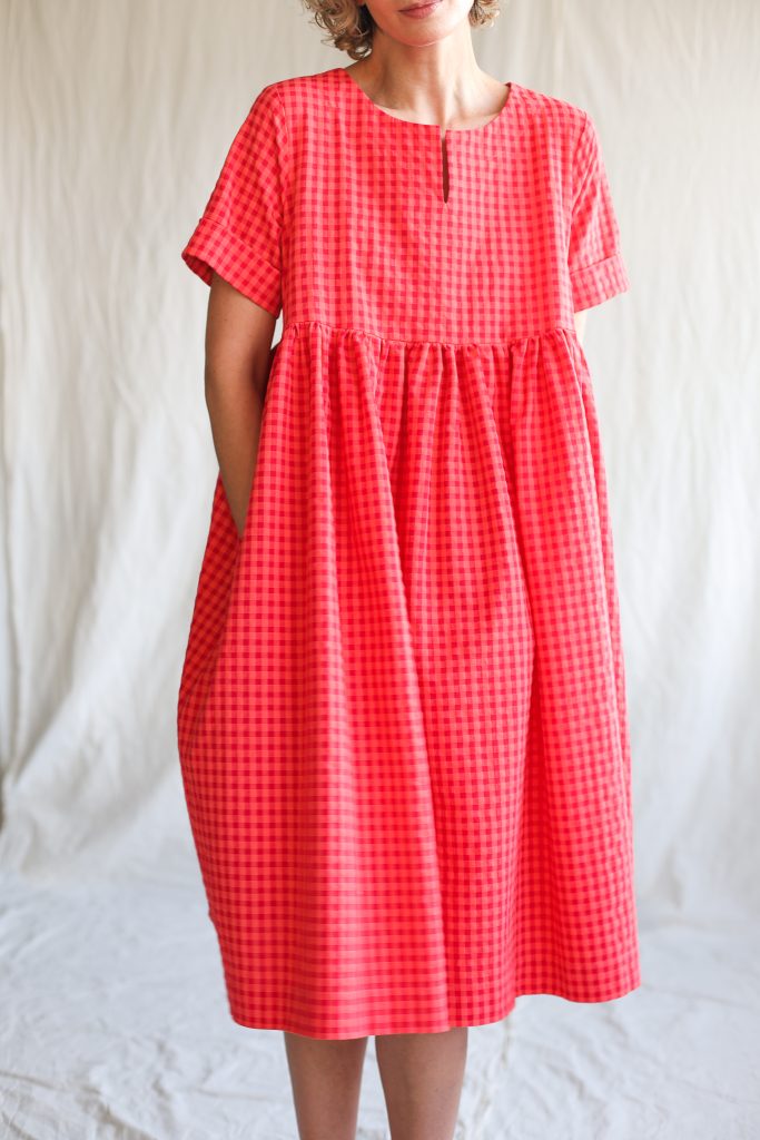 Seersucker Checks Dress with Short Sleeves in Glace Cherry | Dress | Sustainable clothing | OffOn clothing