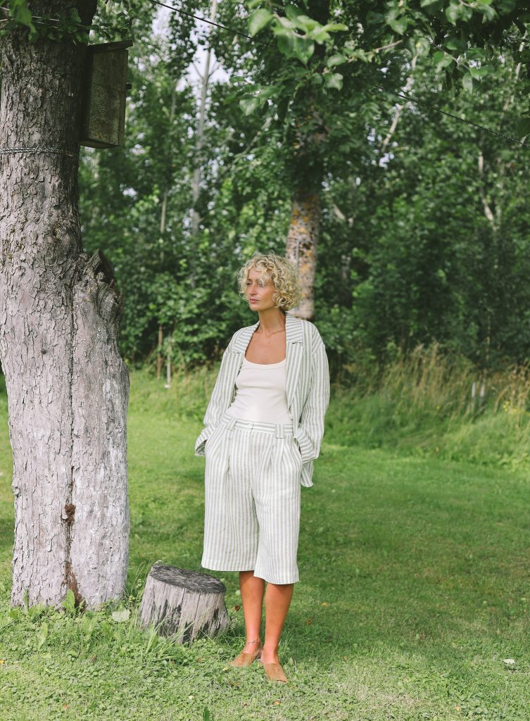 Blazer and Bermuda shorts linen set