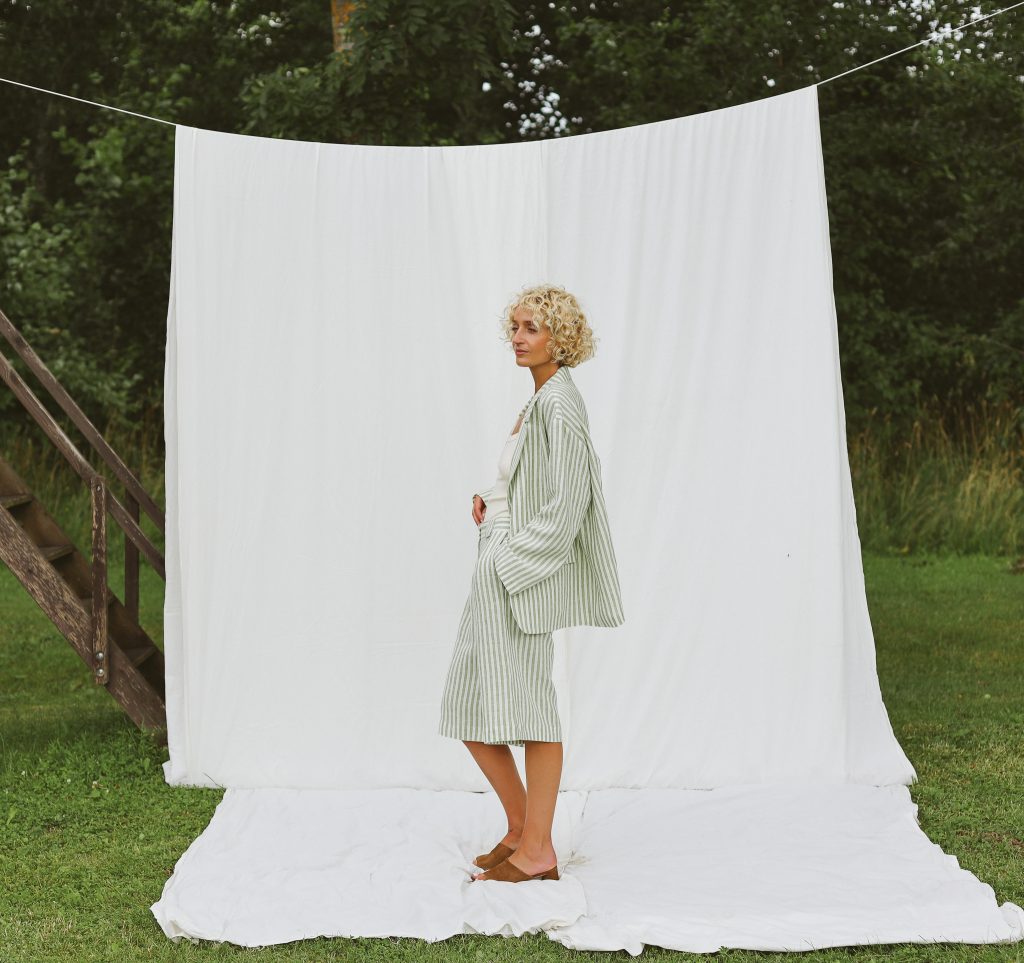 Blazer and Bermuda shorts linen set