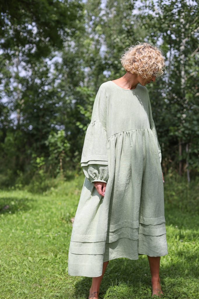 Oversized Linen Dress with Pleated Details in Leaf Green Melange