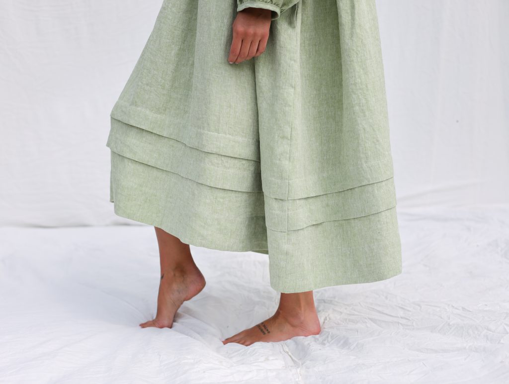 Oversized Linen Dress with Pleated Details in Leaf Green Melange