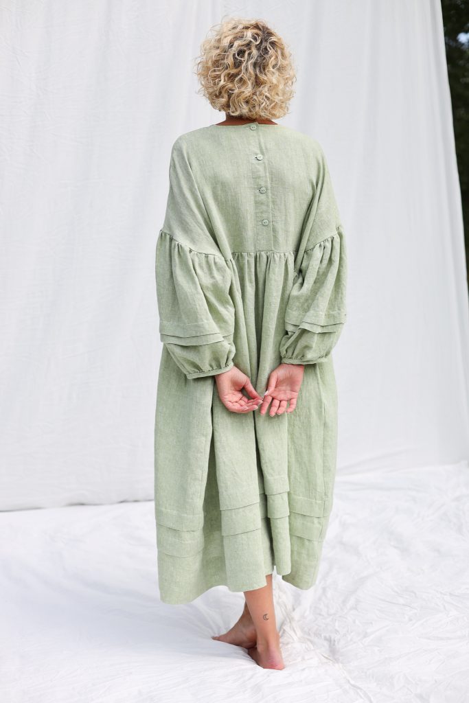 Oversized Linen Dress with Pleated Details in Leaf Green Melange